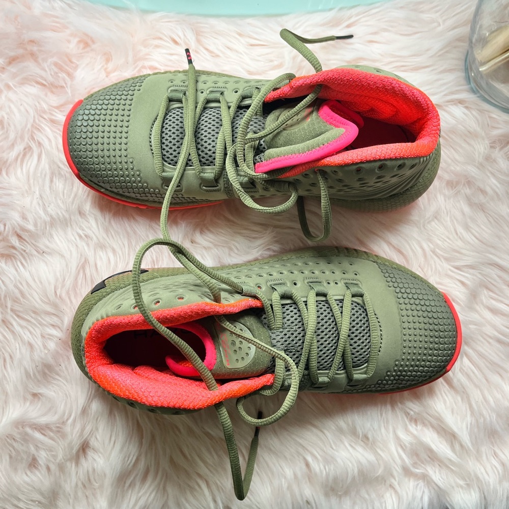 Under Armor Sneakers